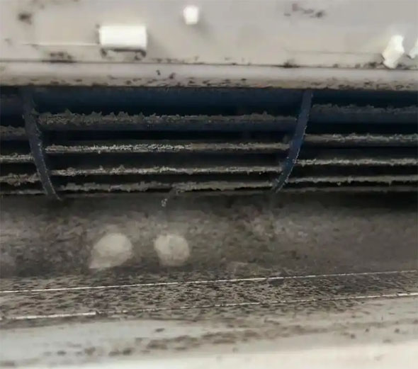 偏关空调吹的风有股烧焦味是怎么回事